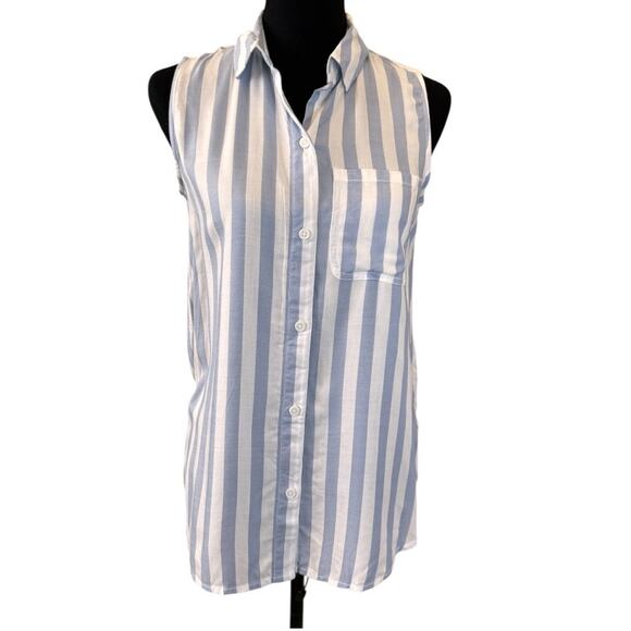 NEW BEACHLUNCHLOUNGE Blue White Striped Sleeveless Button-Up Shirt Size XS - Picture 1 of 5